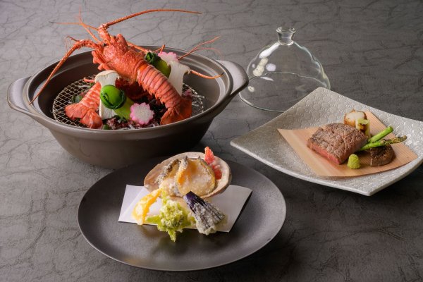 料理長おまかせ　神島　～三重の三大味覚「伊勢海老・鮑・松阪牛付」～