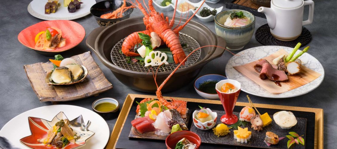 【リニューアル1周年：特選コース】答志　～三重の三大味覚「伊勢海老・鮑・松阪牛付」～