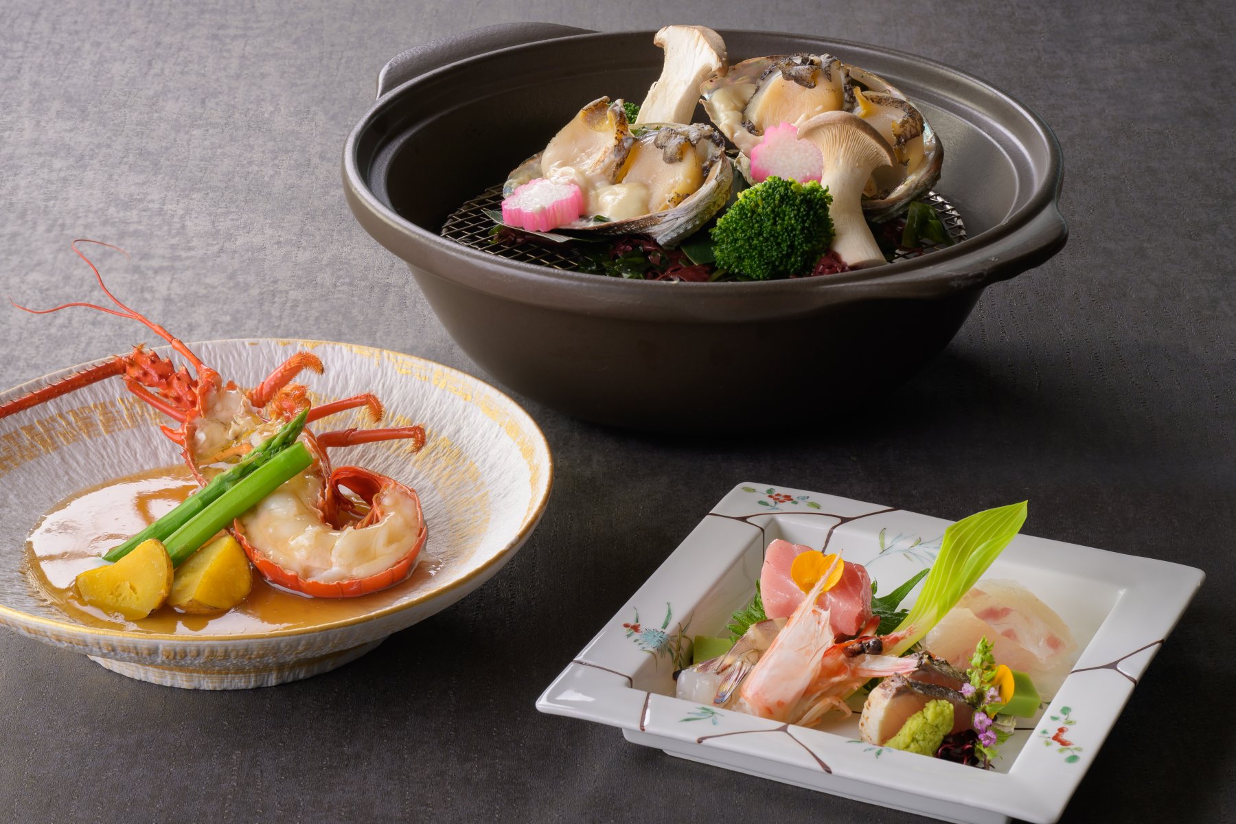 【夕食は後半席（20時前後確約）で最大2,200円OFF】伊勢海老・鮑付「和食コース」　味覚プランをお得に堪能