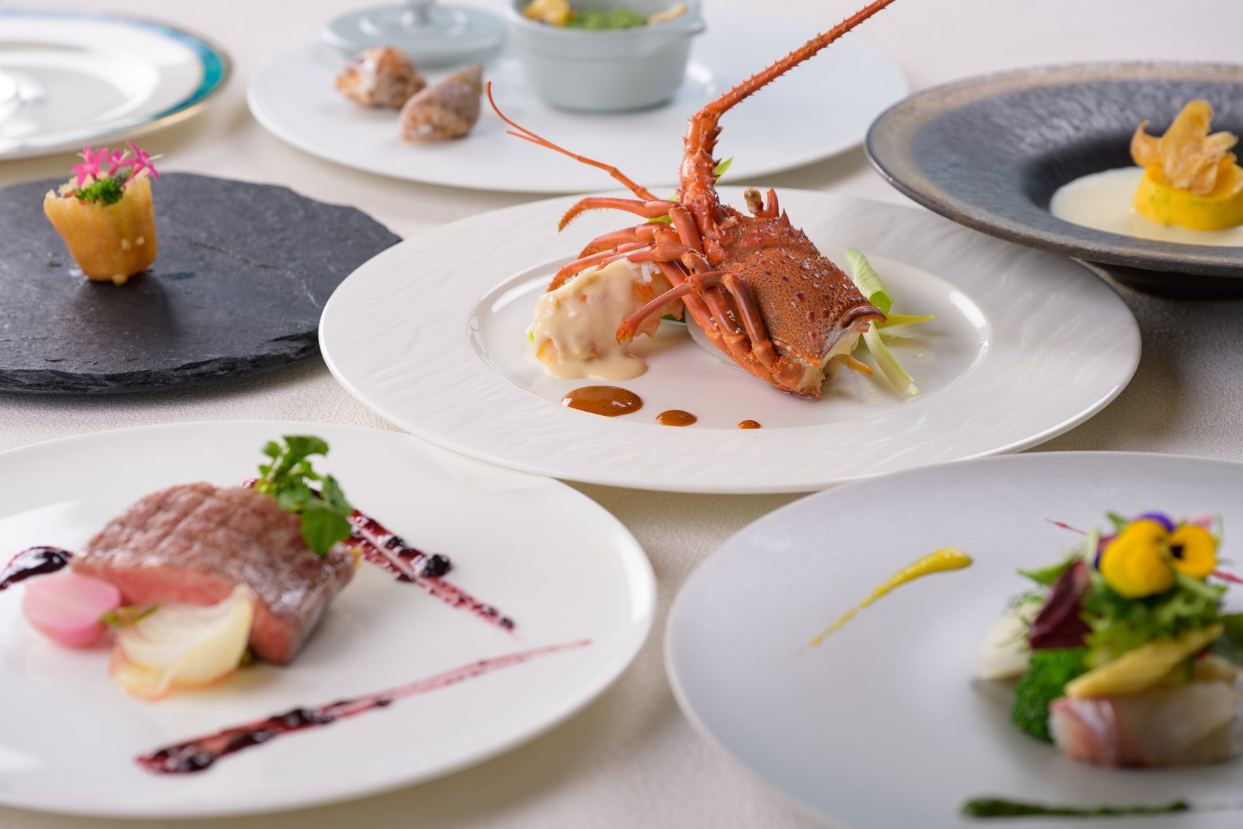 【夕食は後半席（20時前後確約）で最大2,200円OFF】選べるメイン「フレンチコース」　味覚プランをお得に堪能