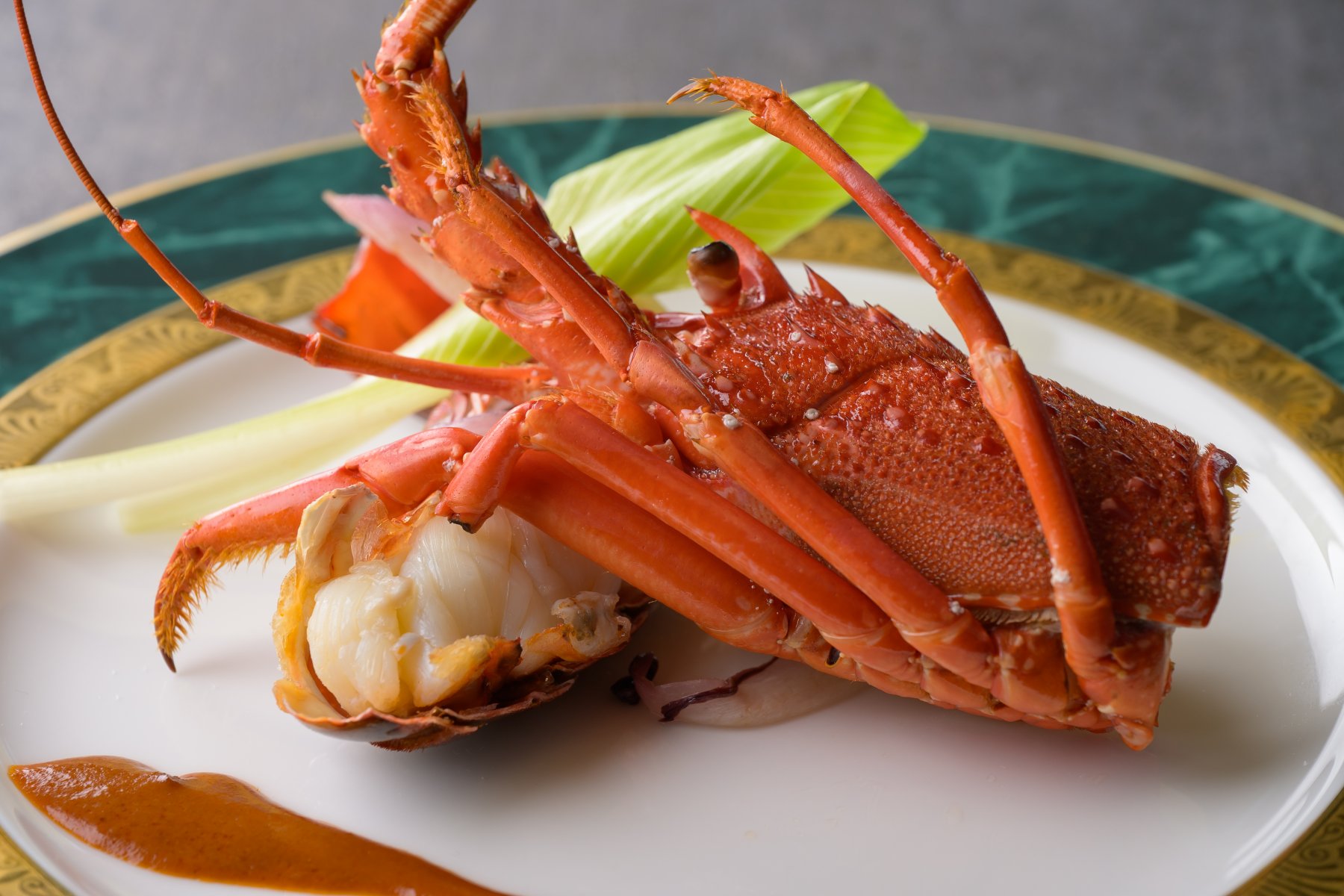 【伊勢海老・鮑・松阪牛を堪能】フレンチ料理長が贈る　至福のおもてなし