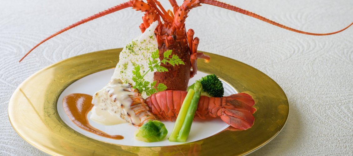 【10月1日(木)~1月31日(日)】<br>伊勢海老アメリケーヌランチ