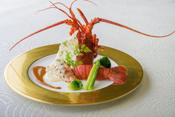 【10月1日（木）～1月31日（日）】<br>伊勢海老アメリケーヌランチ　　　　　　　　　　